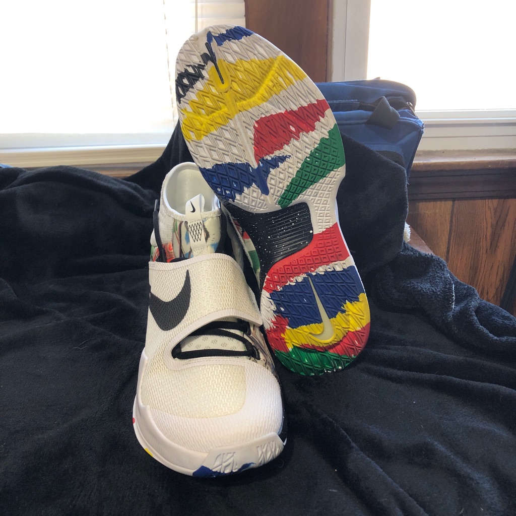 Nike Men White Multicolor Sneakers